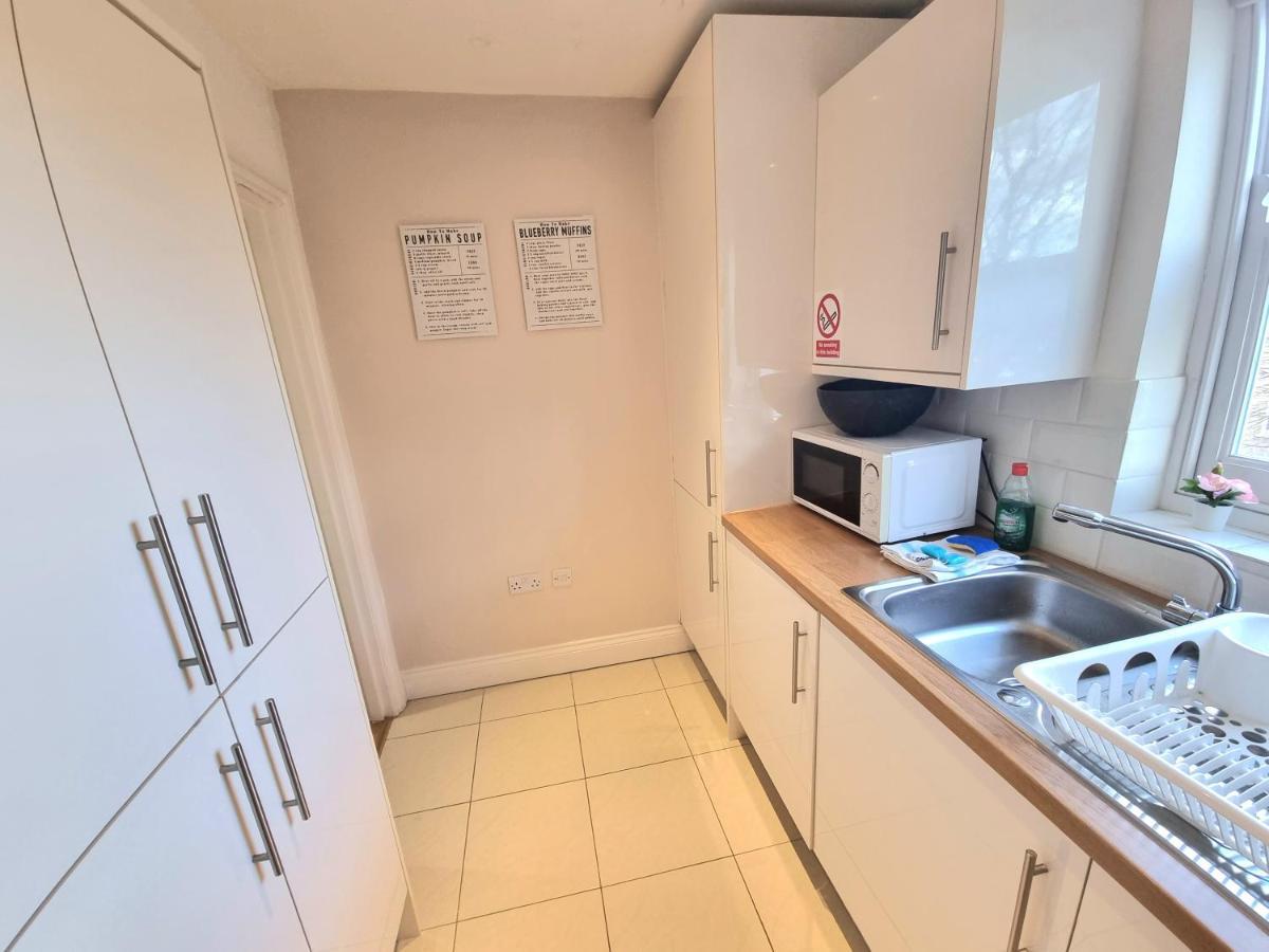 Apartament Oxford Gardens Londra